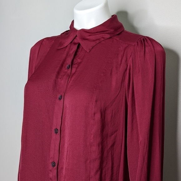✨3/$15 Free People red satin button up blouse S - Picture 3 of 9